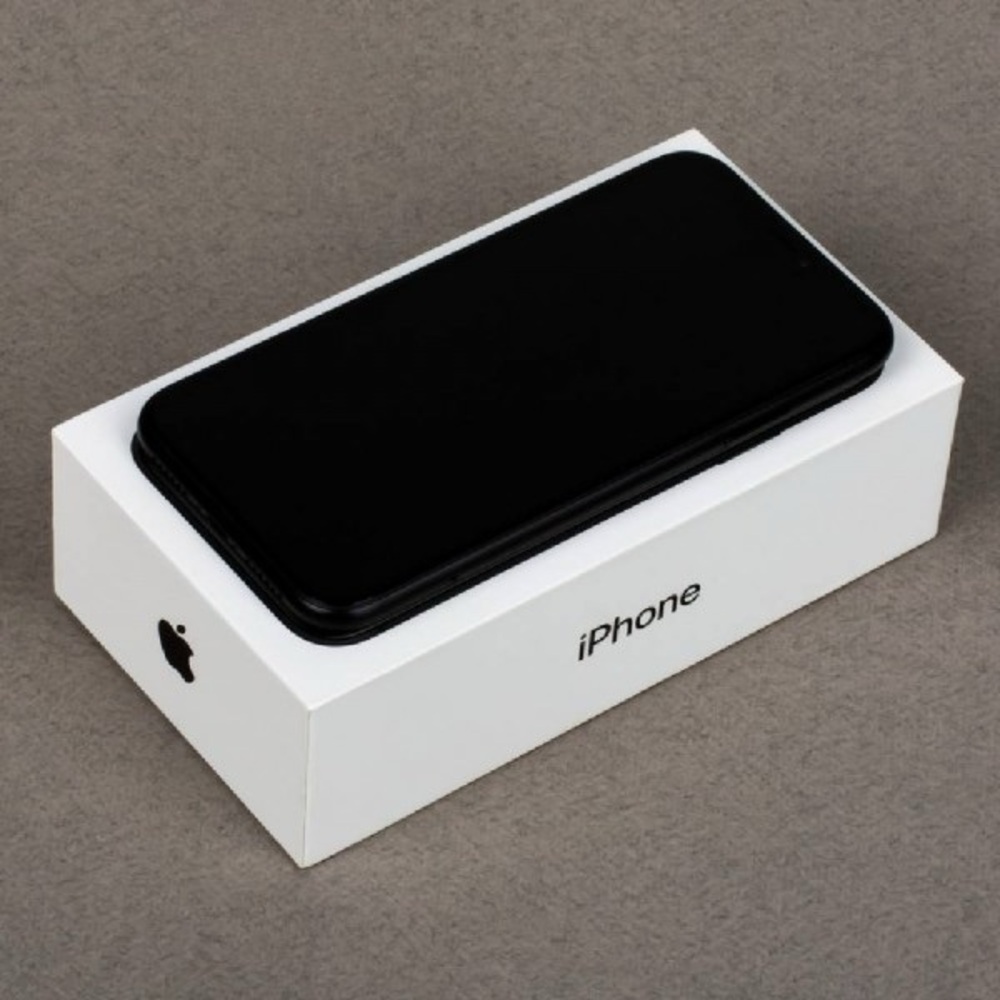 Apple iPhone XR  256GB Unlocked in Sleek Black